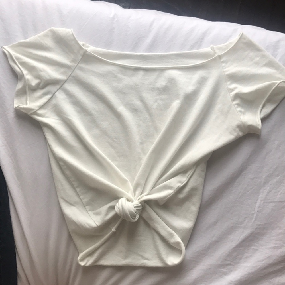 DONATING TODAY💕BRANDY MELVILLE Crop Top Off White